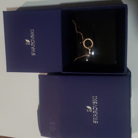 Swarovski Symbolic necklaceHand, White, Rose gold-tone plated - Picture 4 of 6